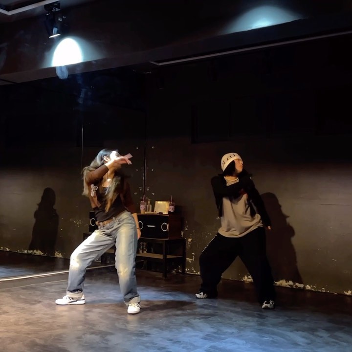 횬디니랑 유만이의 
30분챌린지🥵
#허벅지파괴쇼 

🧠 - 0_9_0_4_ & yuumkwon 🐾