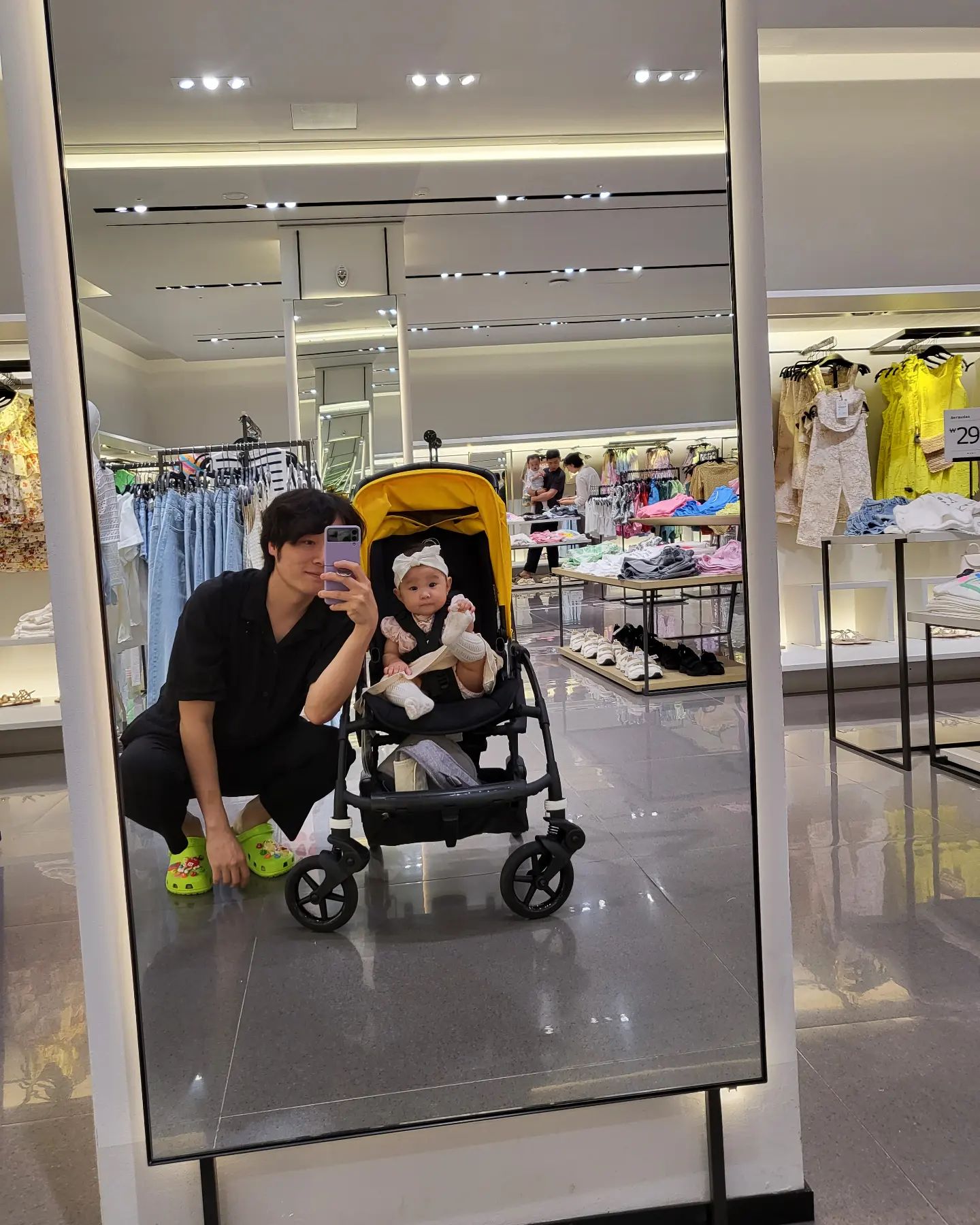 너무 이쁜 우리 공쥬♡
나쓰나쓰 이나쓰 
#스타필드고양 #스타필드나들이#아빠랑딸이랑👨🏻👧🏻 #우리공쥬 #우리공주❤️ #너무너무너무 #이쁨이쁨 #집에 #얌전히 #못있음
#생후268일 #인생268일차 #콧바람슝슝 #내일도나가자