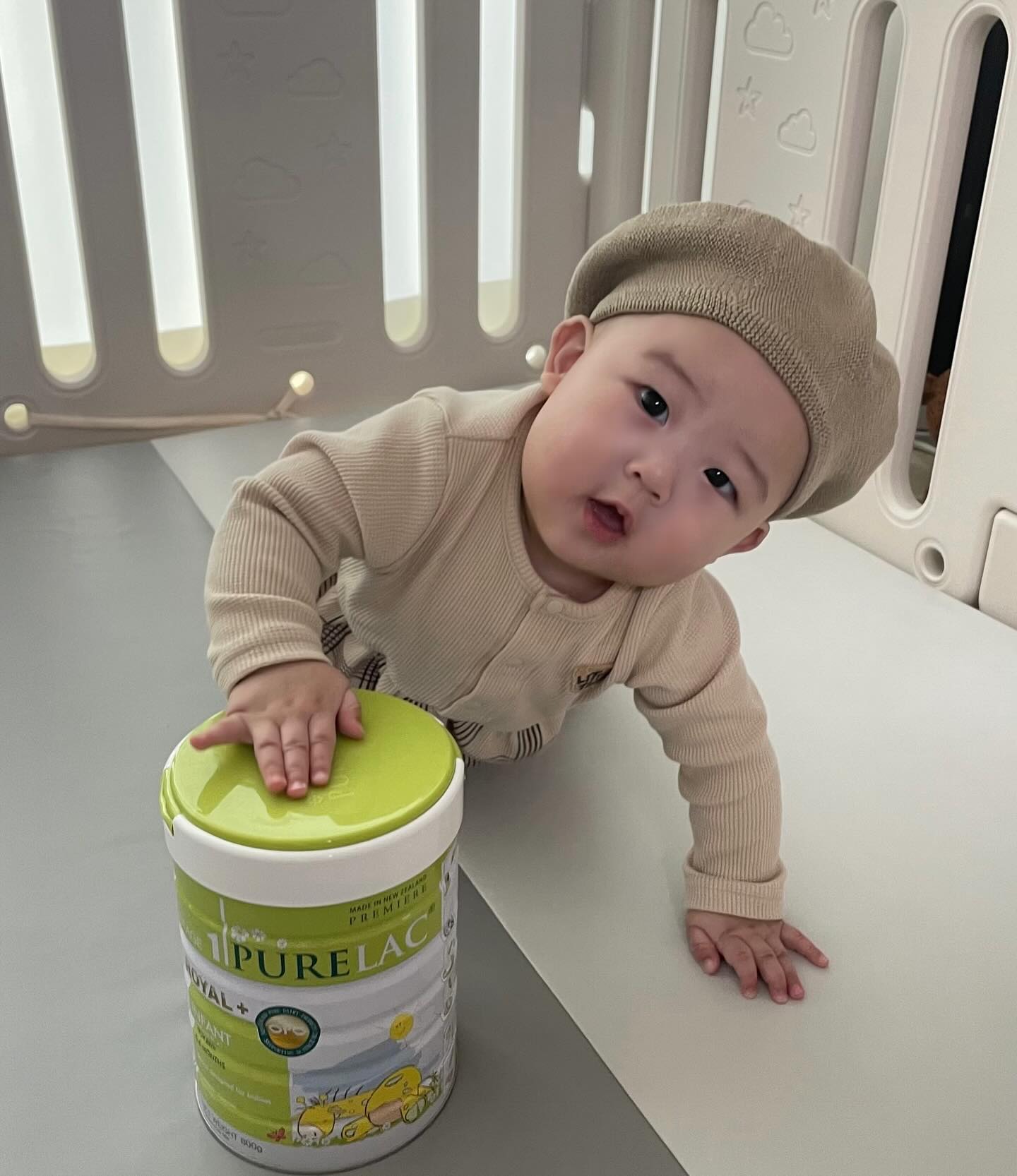 👼🏻돌고 돌아 퓨어락🥛

첫째도 퓨어락으로 정착했었는데,
둘째도 결국 퓨어락으로 정착🌟

키&몸무게 모두 90%이상 유지중인 우량아 뜽혀니👍🏻
열심히 잘묵9 열심히 유지하자-👶🏻

거품이 잘 나지 않고 잘 녹아서 엄마도 편하고,
배앓이 없고 황금변 보아서 아이도 편한 분유🍼

#아기면역력#아기유산균#살찌는분유#키크는분유#퓨어락