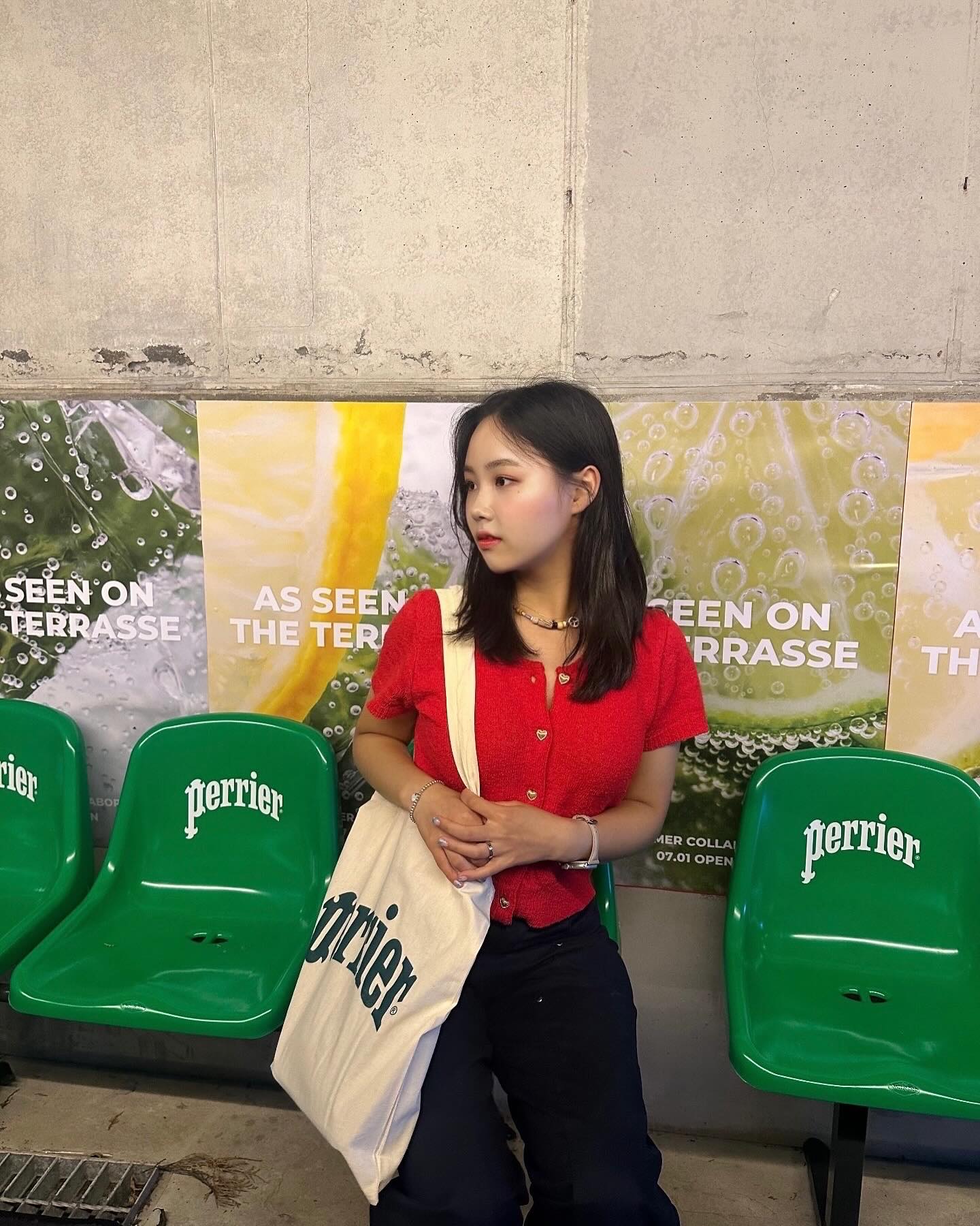 #광고 
perrier_kr monin_kr pie_intheshop 

📍서울 마포구 성미산로27길 26 파이인더샵 연남

외국에 있을듯한 카페 !!!넘 존예 !!!! 
연남동에서 흔치 않은 푸릇푸릇한 예쁜 카페 🌈🩵
지금같은 날씨에 딱인 카페 👍🏻

근처 공용주차장 이용, 반려견 동반가능🐶🐈

사진스팟 제대로 찾음 !!!! 
인테리어 모던해서 사진도 넘 잘나옴 😆
메뉴도 엄청 다양하구 !
시즌메뉴인 프루티 서머 에이드 파인애플 서머 에이드 존맛 😋
더운날인 여름에 확 땡기는맛 ! 
사진 천만장 찍었다눙

#협찬 #페리에 #Perrrier #모닌 #Monin #pieintheshop #파이인더샵 #연남동카페 #카페추천 #맛집 #좋아요 #서울카페 #연남동 #데일리 #아웃핏 #데이트