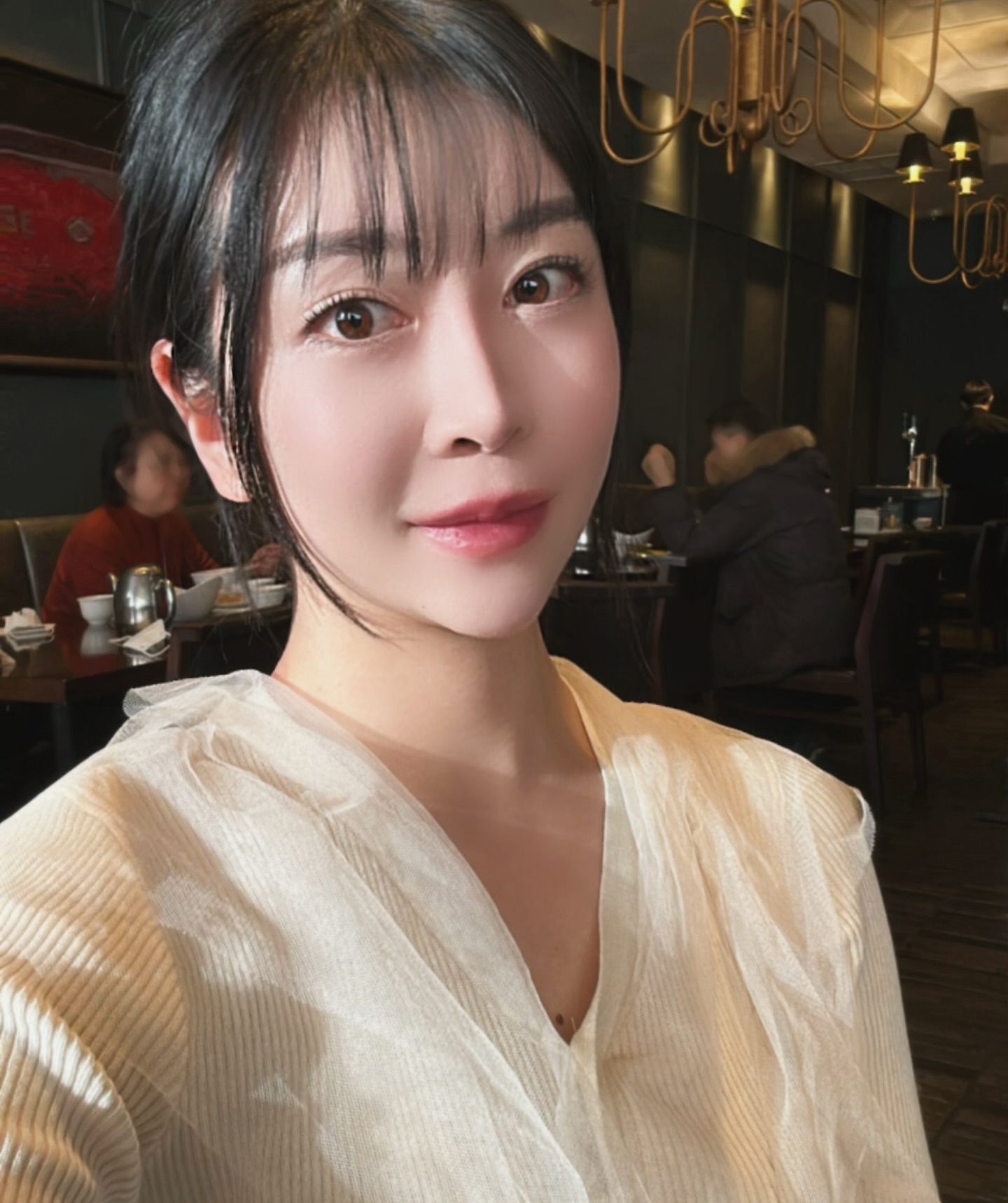 기억 가물가물한 N주 전에 찍은 사진 📸 
햇살이 예쁘게 들어오길래 🙃