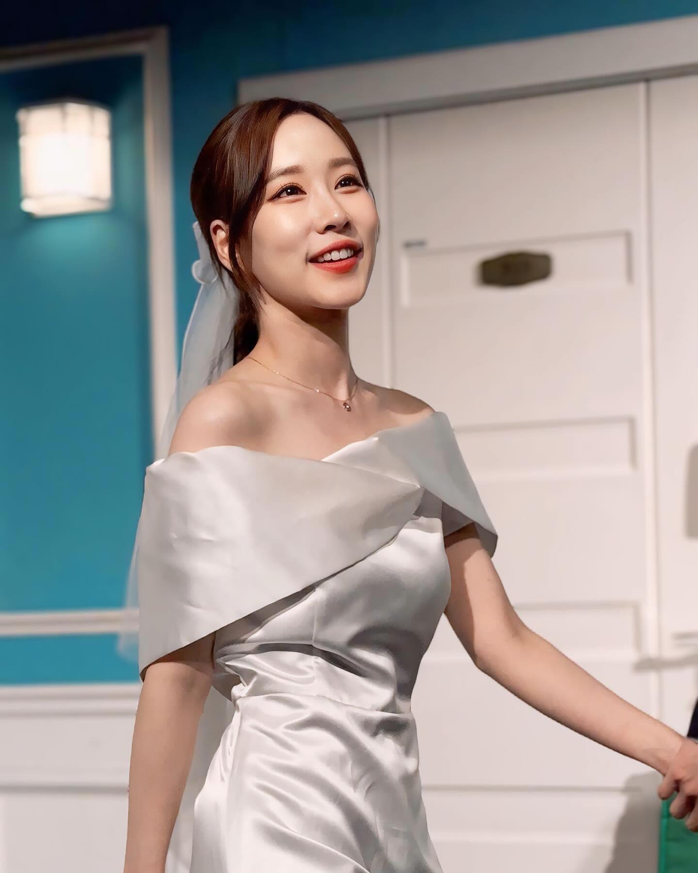 언제 오실 거예요? 🌸💕 #한뼘사이