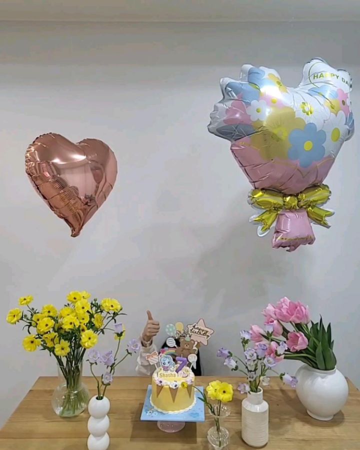 🎂 🌼 🌷 

선물과 축하 가득 받은 🍊
사랑해 💗

#HBD
#일곱살유주
#생일축하해