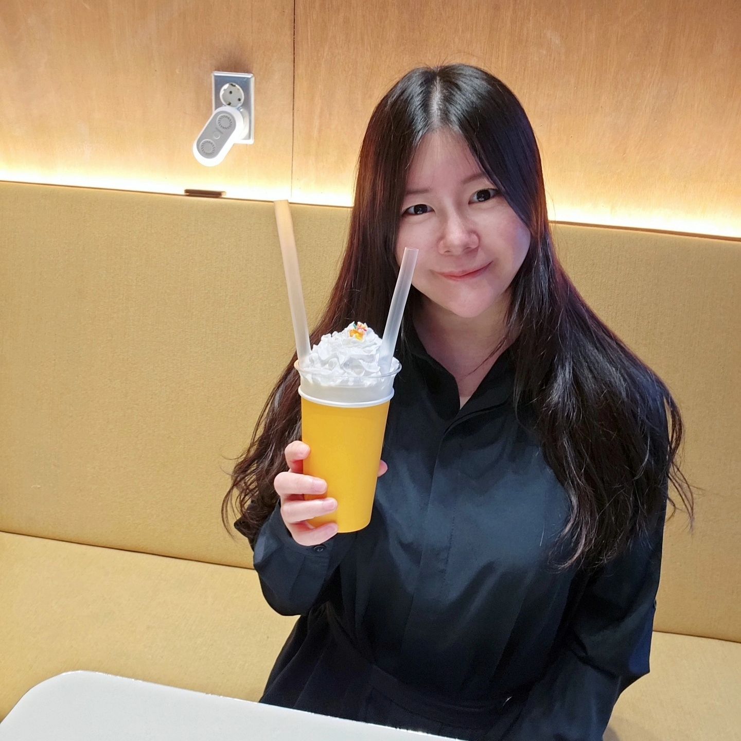 #광고
240126

식사 카페
맥주 위스키
디저트까지

이 모든것을
한큐에 해결할 수 있는 곳
강남역 데일리픽스

위스키 마실 수 있는 곳에서
아이스크림까지 먹을 수 있는곳은
처음 봤어요

덕분에 편안하고
즐거운 시간 보내고 왔어요

daily.fix.seoul inflca
#역삼맛집 #강남역맛집 #수제버거맛집 #데일리픽스 #인플카