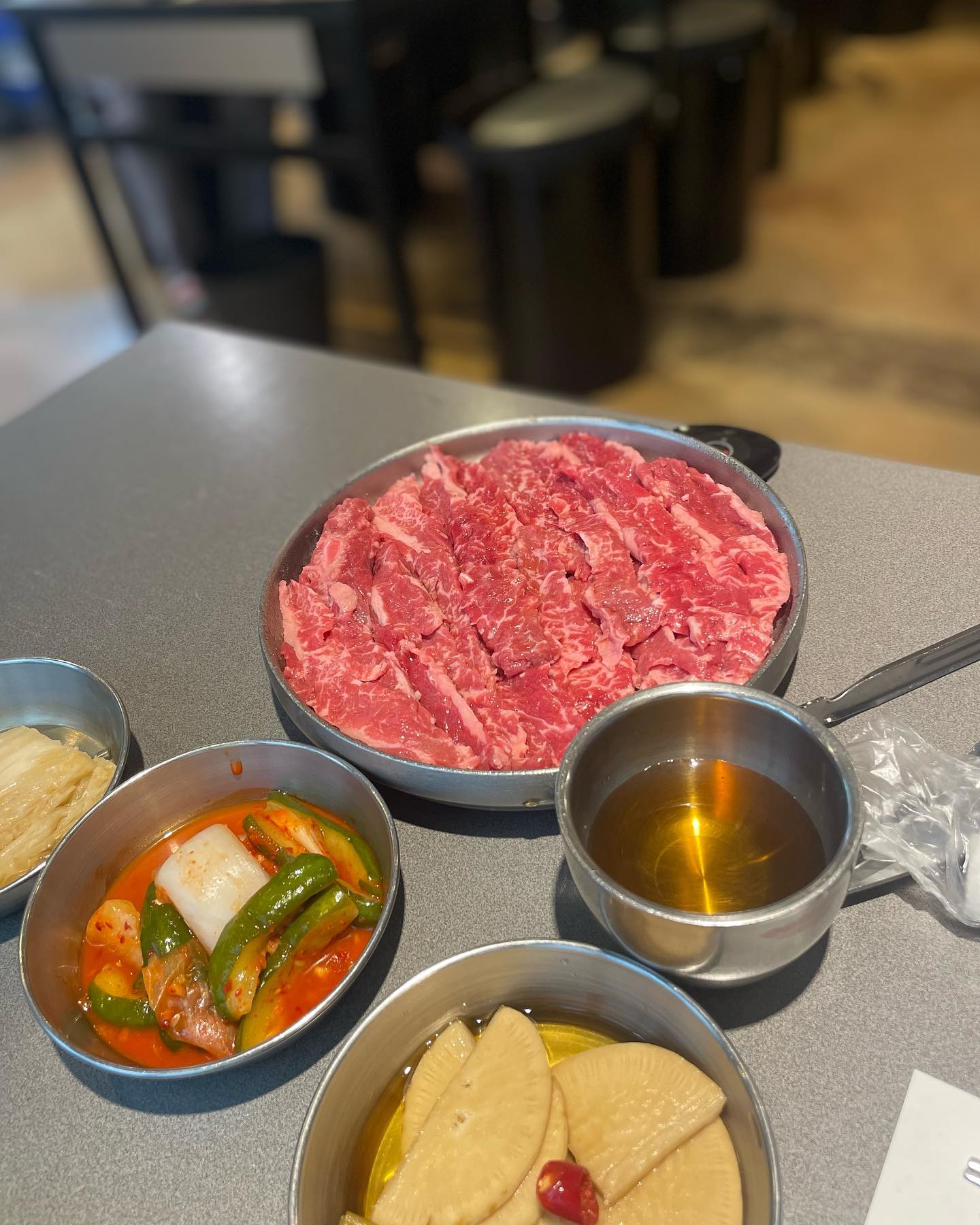 #양재역맛집 #국고집 낮엔 국밥이있지만 저녁엔 맛있는고기 파는곳! 소갈비살 존맛탱이당 ㅜㅜ 그리고 기본으로 비지찌개 줘서 좋음 초계 냉면은 시킨건데 그럭저럭 잘 어울렸음 소고기가 넘 맛있었어서 또오고싶은곳 #냠냠 #냠스타그램 #소고기 #소갈비 #양재역고기집 #양재역고기 #양재고기 #먹 #먹스타 #먹스타맞팔 #먹스타맞팔환영 #먹스타그램맞팔 #먹스타그램🍴 #먹방그램 #먹부림 #고기 #고기맛집