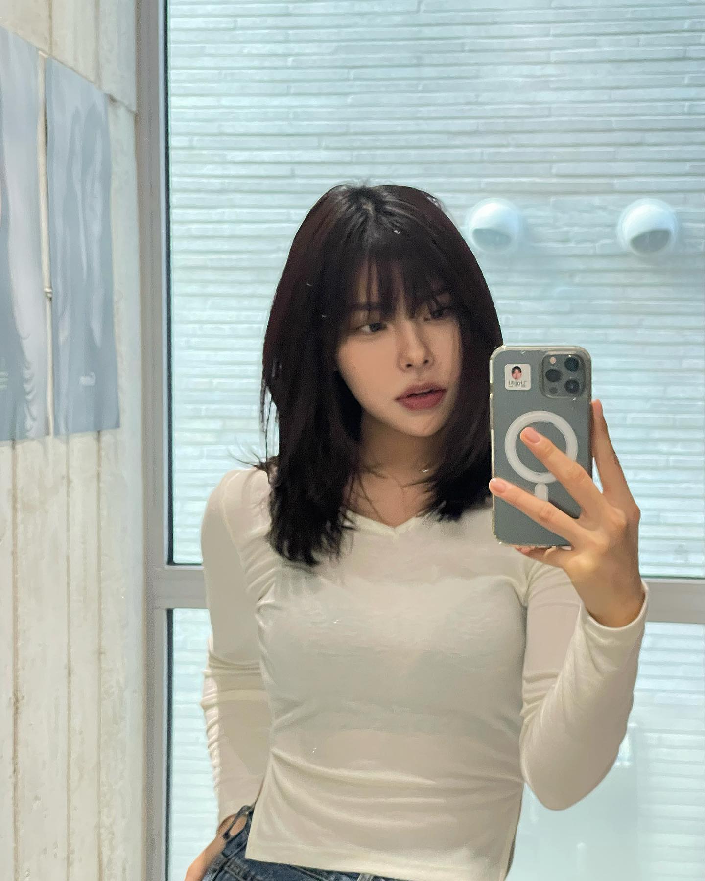 중단발 어울릴 것 같다고 추천해준 사람 누구야! d.of_dongok 🥹
내 동그라미 볼살 커버해주는 헤어 짱이야~~✌🏻
.
.
.
.
.
.
#헤어 #중단발 #중단발레이어드컷 #디오브 #도산 #도산공원 #압구정 #압구정로데오 #강남 #데일리 #일상 #데일리룩 #오오티디 #오오티디룩 #룩북 #선팔 #맞팔 #좋반