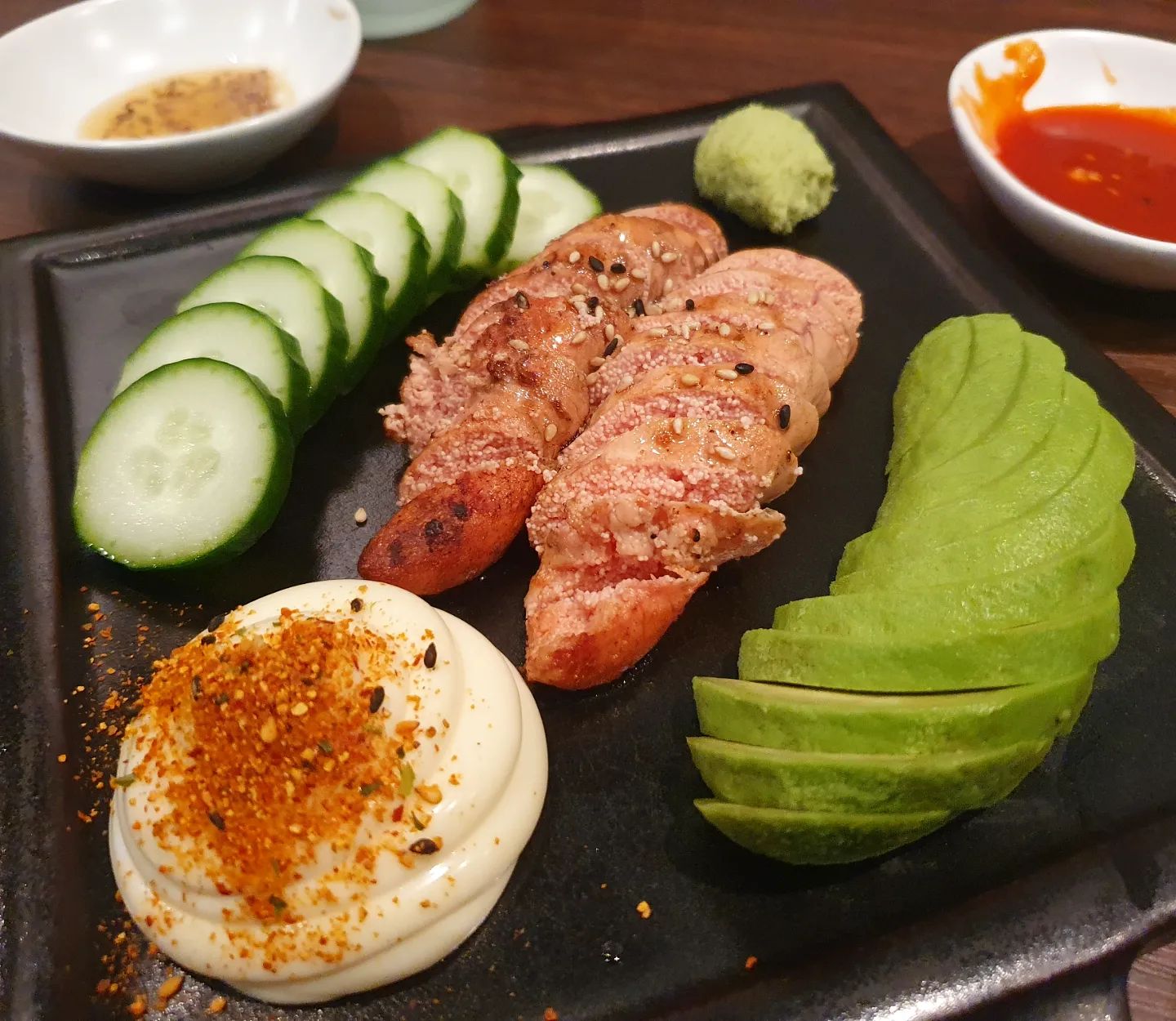 #성산동술집 #감천주점
친구들이랑 #신년회 했는데 안주가 끝내줘요
술 못 마시는 저는 #안주빨 ~

👍명란구이와 아보카도
👍고추안에 치즈있다
👍젓갈플레터
👍문어숙회
👍한우스지와 아롱사태 수육

홍대에서 살짝 벗어났음에도 찾아갈 만한 이유가 있는곳 🤗
실력 있는 젊은 쉐프 둘이 운영하는데 훈남훈녀에 친절하기 까지 해요

#이강주 #만월 #화요 #서울의밤 #토끼소주 #사랑할 때 등
소주, 맥주 말고도 다양한 주유가 있어요.

아직 못 먹어본 메뉴가 궁금해 조만간 다시 찾을 예정이에요

#한잔하기좋은곳 #혼술하기좋은곳
#성산동모임 #성산동데이트 #성산동혼술
.
.
.