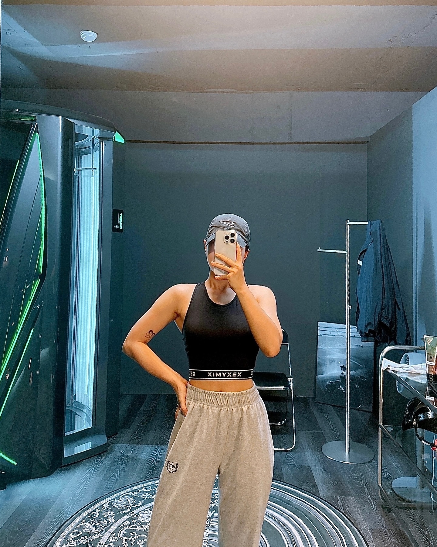 주말만 기다리는 이유 중 하나, 맘 편히 운동하기💪🏽

저 고민하다가 여름이니까! 하면서 살짝만 태우기로 했어요
태닝의 맛..절대 못잃어🥹 벌써 건강해진 느낌 풀풀!!

등 집중해서 맛있게 먹어주고, 식단도 야무지게 먹었어요!
heyoat_official 의 #블랙그레인오트밀 
100% 캐나다산 귀리에 검정보리와 찰보리로 영양업⬆️
진짜 너무 고소하고 맛있어서 먹을때마다 놀라는 중🤭

haetsal_dak 의 #닭가슴살스테이크 
100% 국내산 닭가슴살을 저온 숙성 후 스팀공법으로 만들어 부드럽고
직화 그릴로 구워내 풍부한 육즙과 고소함 폭팔!!
풍미 가득 특제 양 념을 넣어 뛰어난 감칠맛까지 완벽🤗

이번주 주말도 아주 야무지게 알차게 보내보자구요✌🏼

📂 #헬시세2 #오운완 #오태완 #헤이오트 #두보식품 #헤이오트서포터즈 #오트밀레시피 #오트밀 #오트밀죽 #오트밀요리 #식단 #식단기록 #식단관리 #주말운동 #최고
