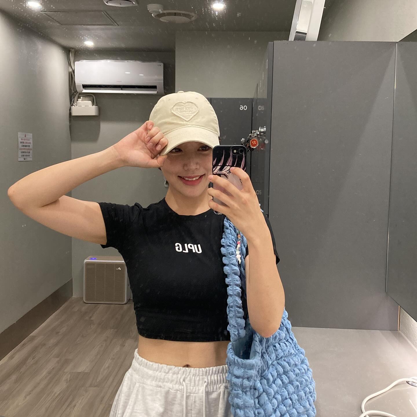 으으음 운동 2번 했다는 브이✌🏻