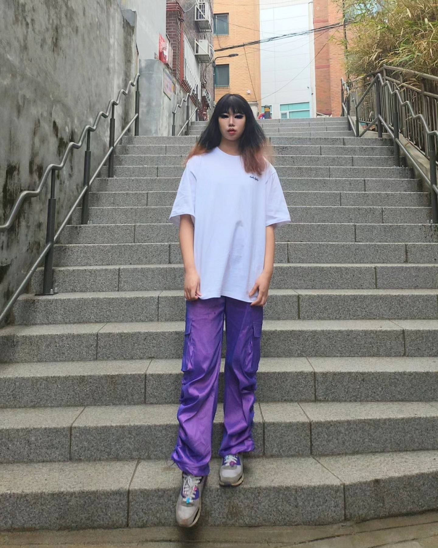 #협찬

봄 너낌 물씬 나는 몬스터 리퍼블릭의 
무브먼트 플라워 미느다잇블루 티셔츠👕
프린팅 색감도 쨍하고 원단도 탄탄하니 퀄리티 너무 좋구
봄에 요거 입구 꽃놀이가면 극락💜