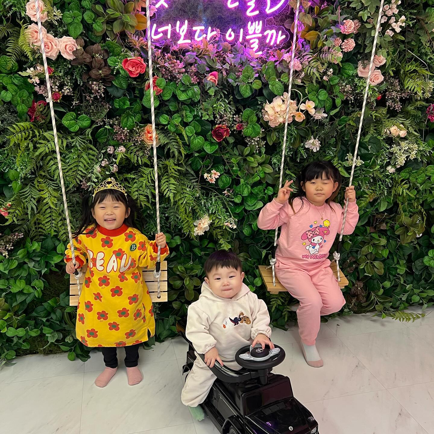 은주 네일샵 보내고 #뽀스키즈카페 댕겨옴ㅋㅋ
노래방도 생겼네..ㅋㅋㅋ
김도건 울지도 않고 잘놀음 ㅎㅎ

#천안키카