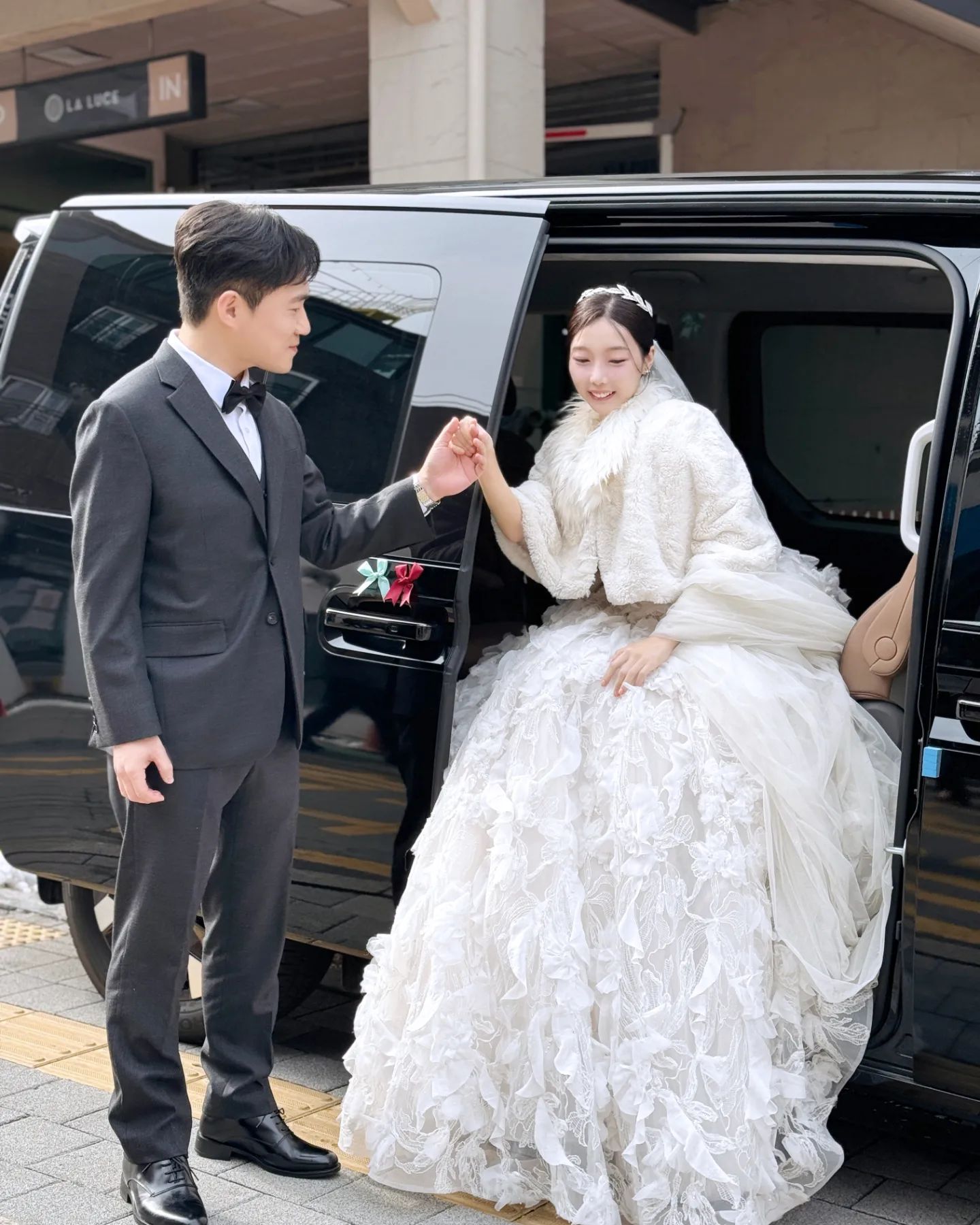 아이폰스냅 결과물 추가로 받은 김에 올려봄🤭 인스타 이제 15장까지 올릴 수 있다던데 아닌가뵤

#라루체 #하우스오브에이미 #본식 #아이폰스냅