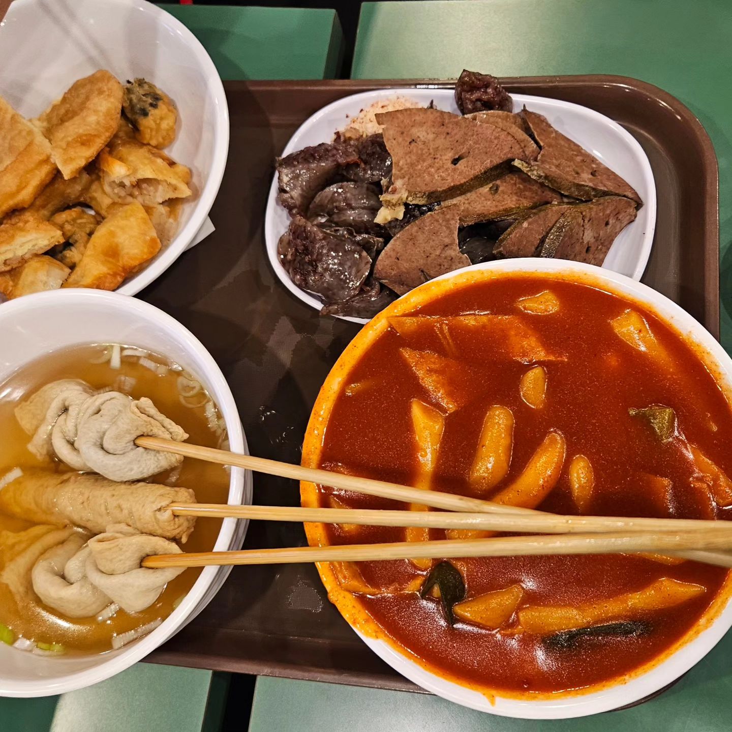 #홍대조폭떡볶이 

진짜 맛있잖아~~~^^
쫄깃한 떡쪼아~
바삭한 튀김쪼아~
홍대오면 무조건 먹어야뎅~

#홍대맛집
#홍대떡볶이
#홍대떡볶이 맛집