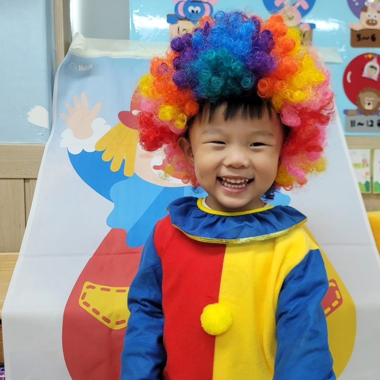 엄마를 너무 사랑해주는 후~
아빠, 엄마, 형아, 할아버지, 할머니, 친구 모두 좋아~라고
말하는 사랑둥이~♡
우리 모두두 후~를 사랑해😄
