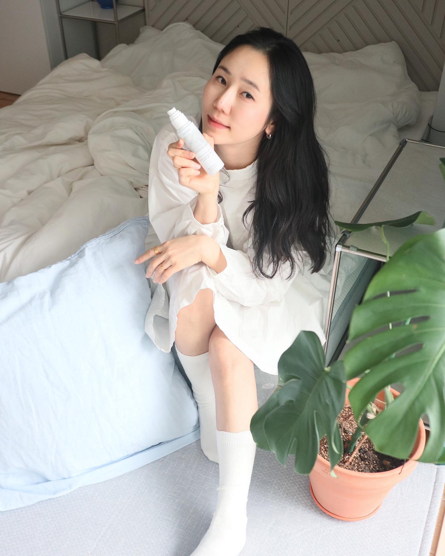 #협찬 jul7_me

향수 보단 퍼퓸 미스트가 대세!

명품 향수를 모티브로 향기를 구현한
#줄라이미 퍼퓸 헤어&바디미스트를
사용하고 있어요:)

화이트 솝 머스크에서 나는 톰포드의 향기가
오래도록 남아 은은하고 부드러운 하루의 완성!

12시간 향기 지속!
땀, 음식 냄새 등의 소취 제거나 피부결, 머릿결,
파우더룸&드레스룸에 사용하기 좋아요🤍

https://bitly.ws/36Sff
-

#줄라이미 #줄라이미퍼퓸미스트 #줄라이미미스트 #헤어바디미스트 #바디미스트 #퍼퓸미스트 #향수미스트 #바디향수