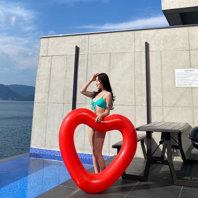 어푸어푸 🩵
여름휴가 막차 탑승완료입니다