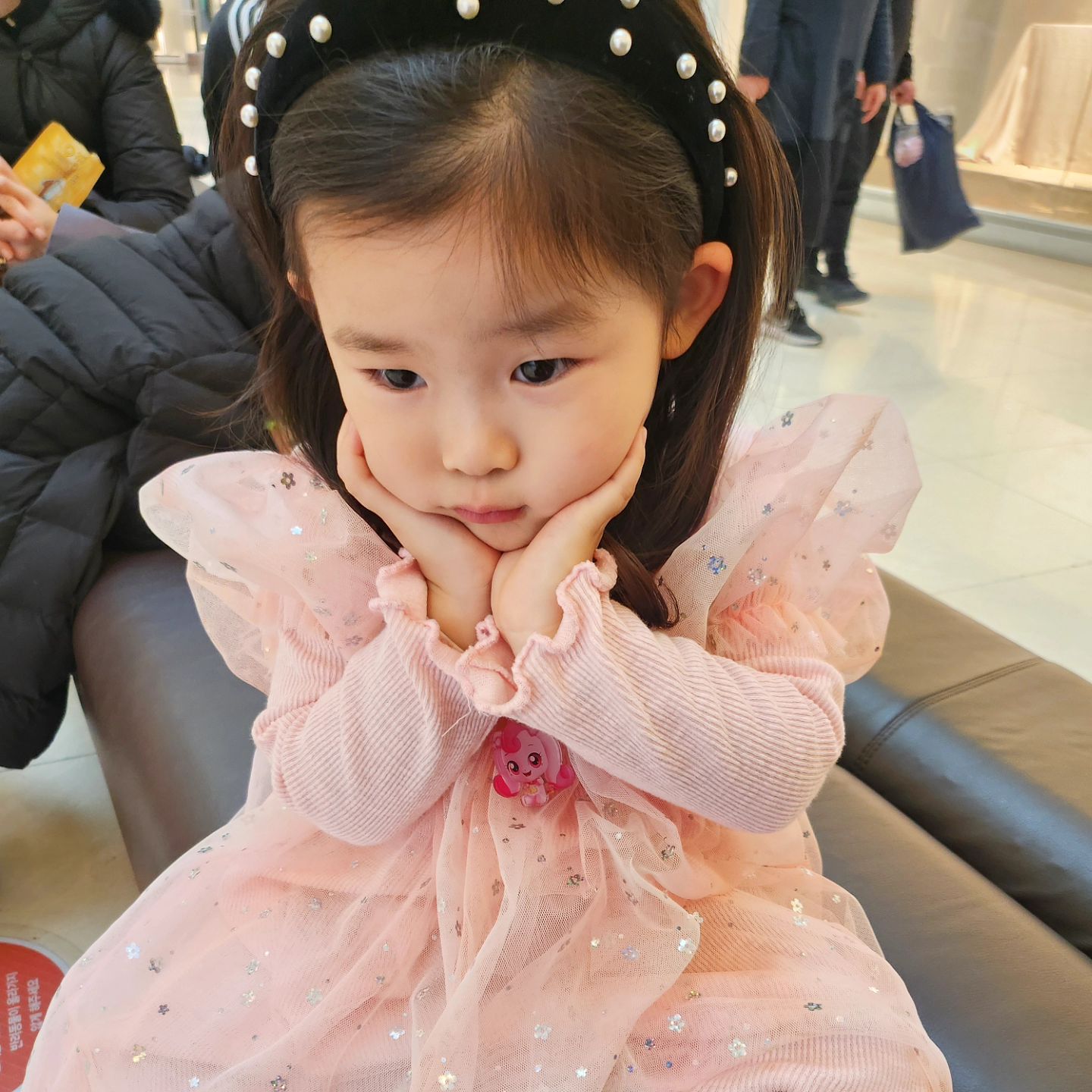 #연휴시작
#스타필드
-
작년 설연휴에오고 이번 설연휴에 1년만 방문🤍
서유 옷 쇼핑 🛍 고놈의 공주옷/드레스
최고의 광대가 되거라.
부끄러움은 내 몫
-
-
#스타필드고양 #리틀스텔라 #고청담
#바버키즈 #베네통키즈