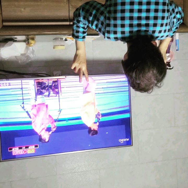 미스터로또에 빠져있는 우리엄마 ㅎㅎ

가족들과 함께 보는중에 sns이벤트를 보고 올려달라고한다 ㅎㅎㅎ

브이하고 손까지흔드는 열혈펜 ㅋㅋㅋ 

귀여운 엄마에게 행운이오기를~

이벤트 당첨 꼭 부탁드려요!!!!!

엄마덕에 우리가족모두 TV조선 열심히보네~ 트롯가수들 이름도 노래도 다알고 목욜밤엔 옹기종기 모여앉아 미스터로또♡

내 뱃속에 있는 우리아가 호랑이는 외할머니덕에 트로트태교하네~ 
너도 커서 트롯가수 될래~? 

#미스터로또 #미스터로또_본방사수 #미스터로또본방사수_이벤트 #미스터로또본방사수