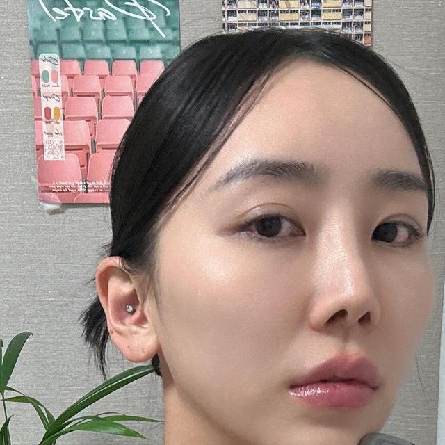 @ji_mmnin on Instagram: "#광고 평소 홈케어&안티에이징에 관심이 많다면 누구나 가지고있는 뷰티디바이스 기기 💟센텔리안24💟 올겨울 강력한 히터와 찬바람으로 건성인 피부타입이 악건성으