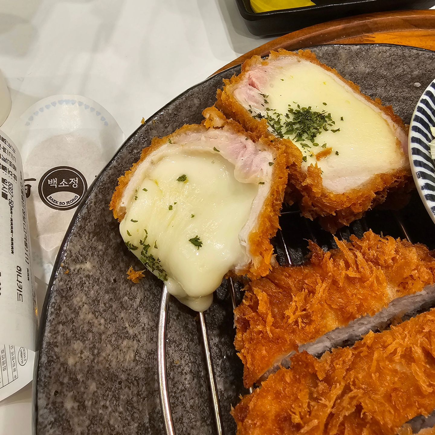 #협찬
치즈돈까스 맛집
백소정구리장자호수점♡
아기의자 있어서 아기랑 가기도 넘 좋고
메뉴도 다양해서 다른 테이블도 엄마랑 아기랑 온 사람들이 많았다.
음식도 깔끔하고 맛있음
#백소정구리장자호수점 #수택동맛집 #교문동맛집 #구리역맛집 #구리돈까스 #구리일식 #구리돈까스