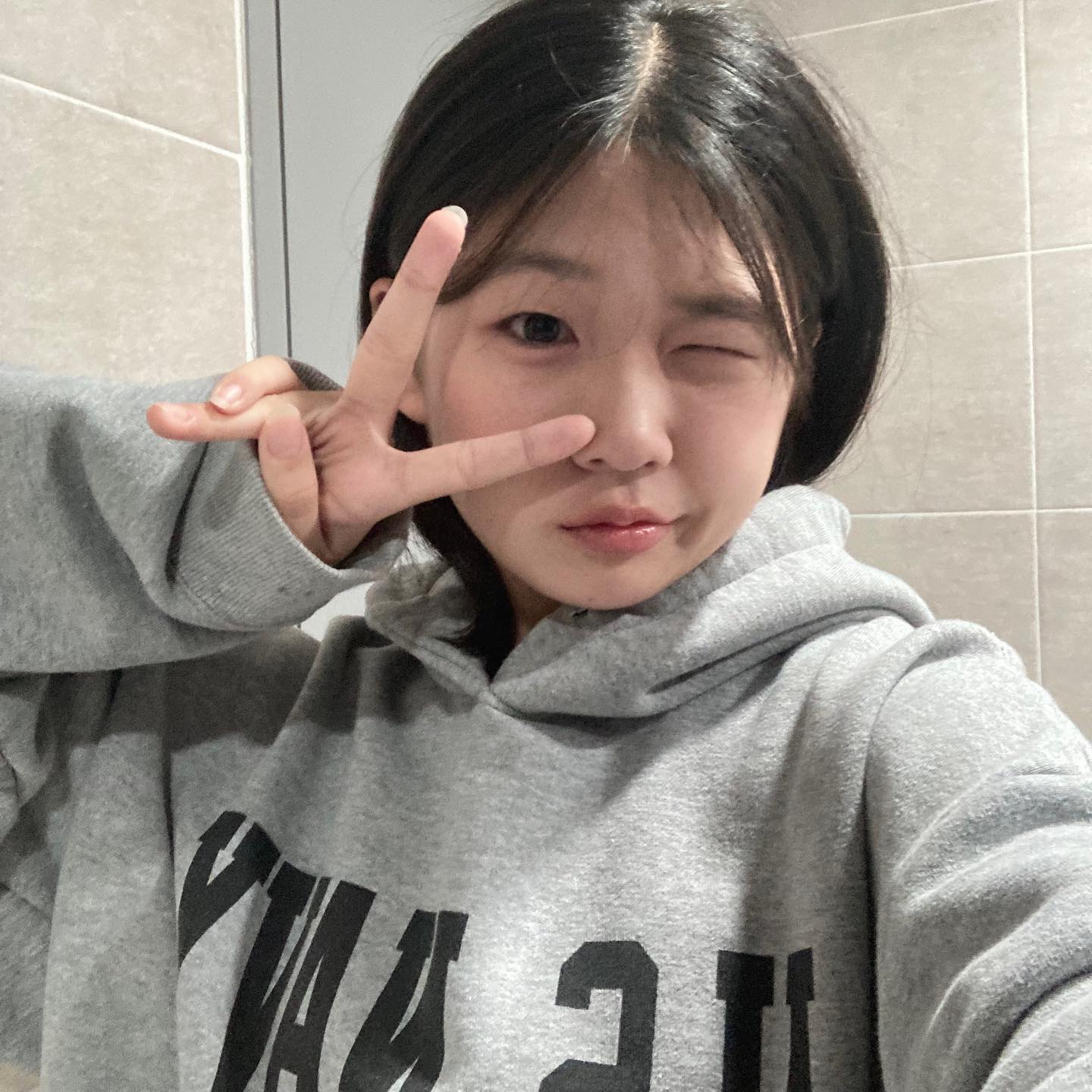 🤍
.
.
.
#07 #highschool #fyp #06 #08 #후드티 #맞팔 #좋반