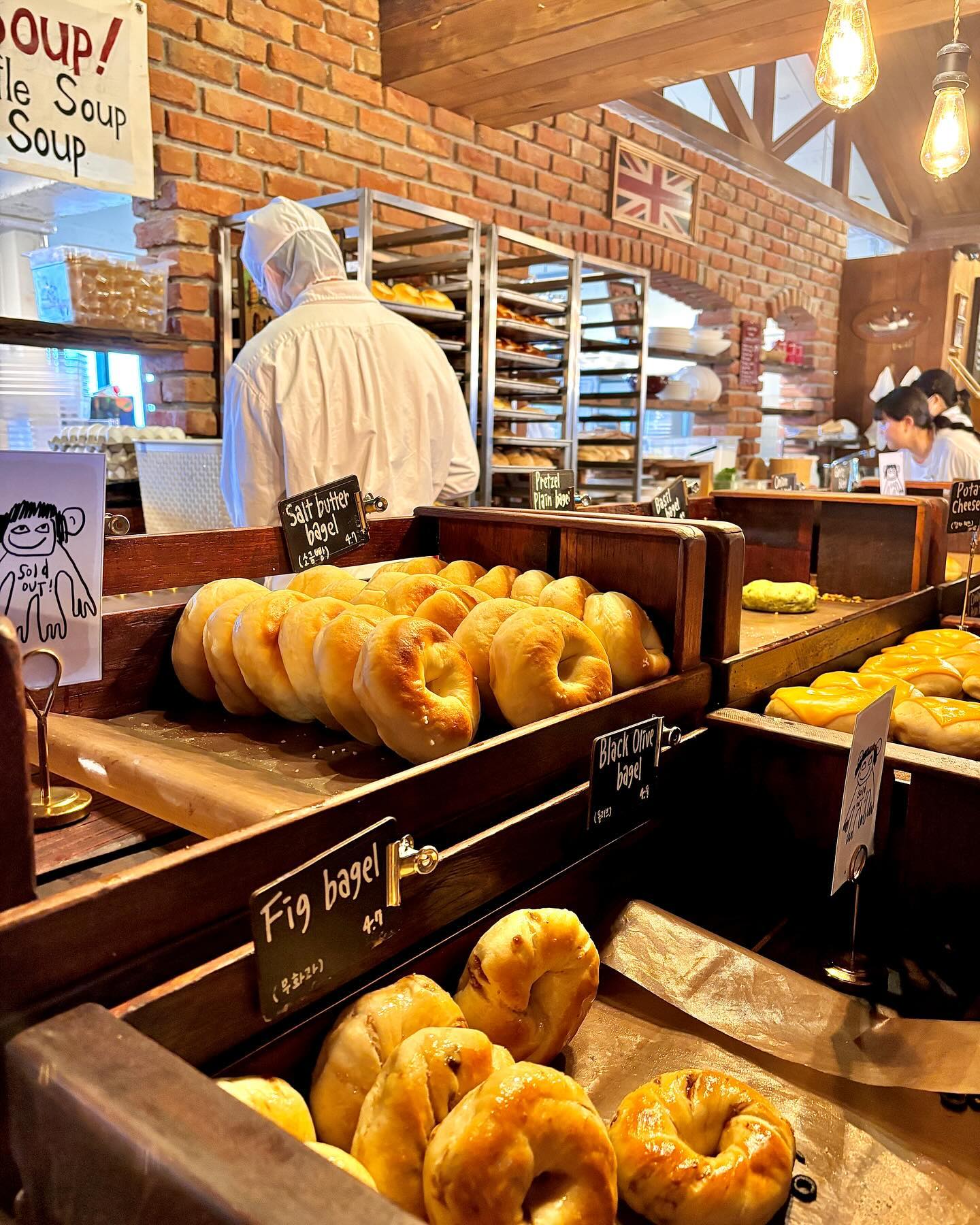 이렇게 줄 서서 먹을 일..🥯
#런던베이글
