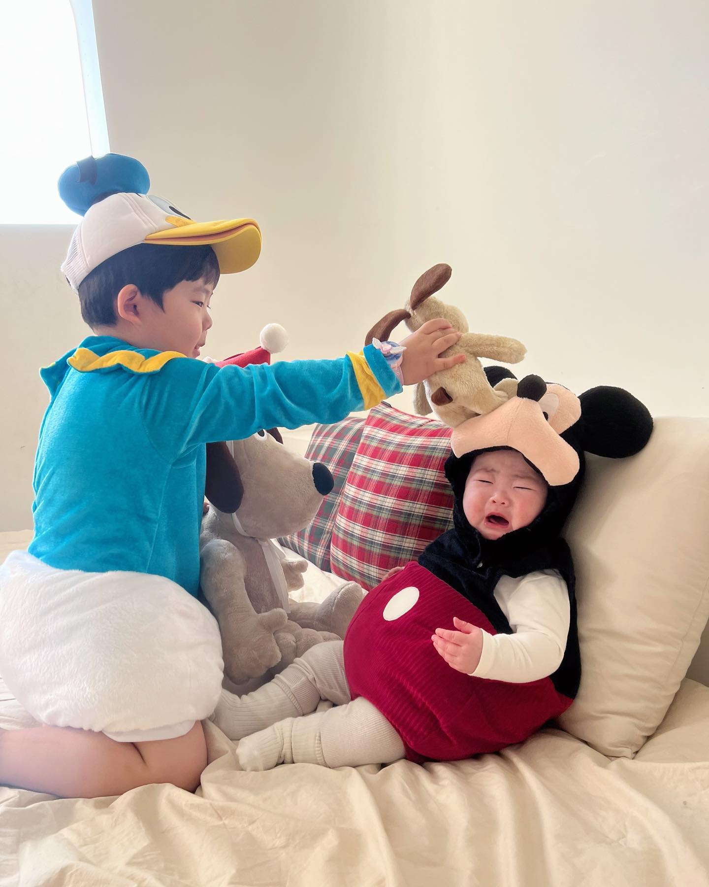 ෆ 

오빠 너 좀만 기달려라..👊🏻

#현실남매
#황금돼지띠아기 
#흑토끼띠아기 
#4살차이남매