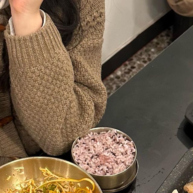 @hee_____._._____ on Instagram: "원래 밤에 이런거 올리면 안돼는데,, 너무 맛있어서 과천 #제주본가 🫶🏻 전 삼겹살 떡볶이 없인 못살아요 🥹 - #과천외식 #과천회식 #과천맛집 #과천고기집 #과천