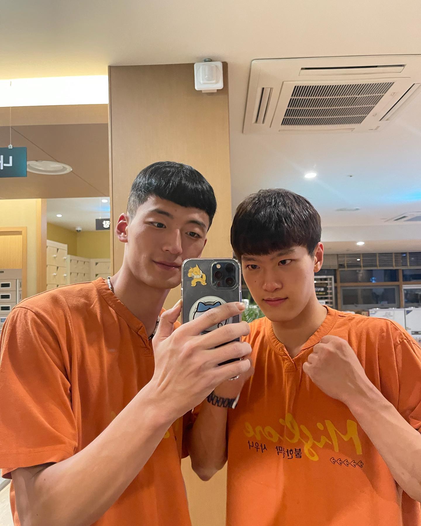 금쪽이 데리고 다니면서 형 노릇하기 힘들구만 에구구