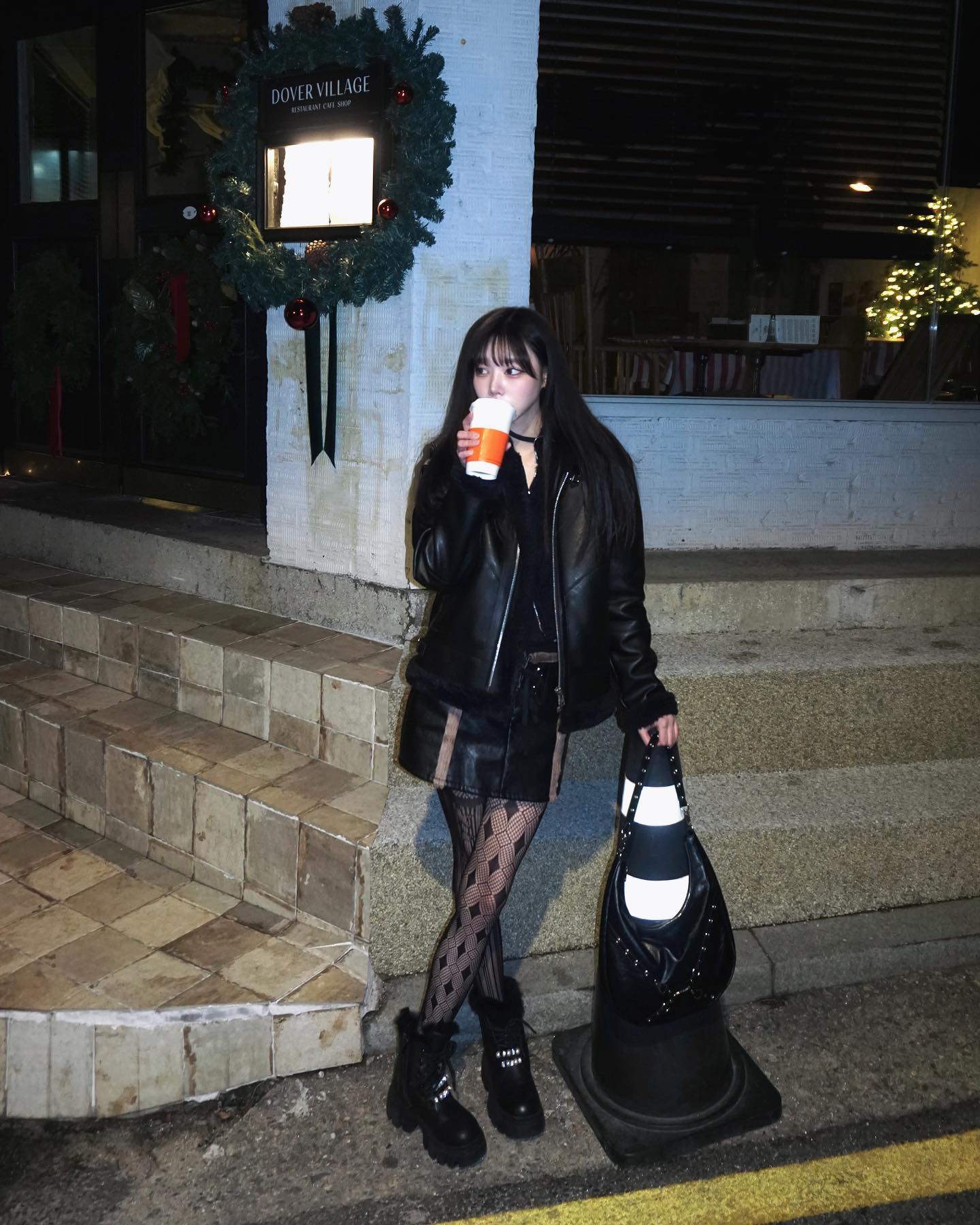 dianaelly.official 🖤

디아나엘리 락시크 호보백 진심 내꺼잖아,, 디테일 너무 예뻐효✨
.
.
.
#가방 #디아나엘리 #dianaelly #rockchic #hobobag