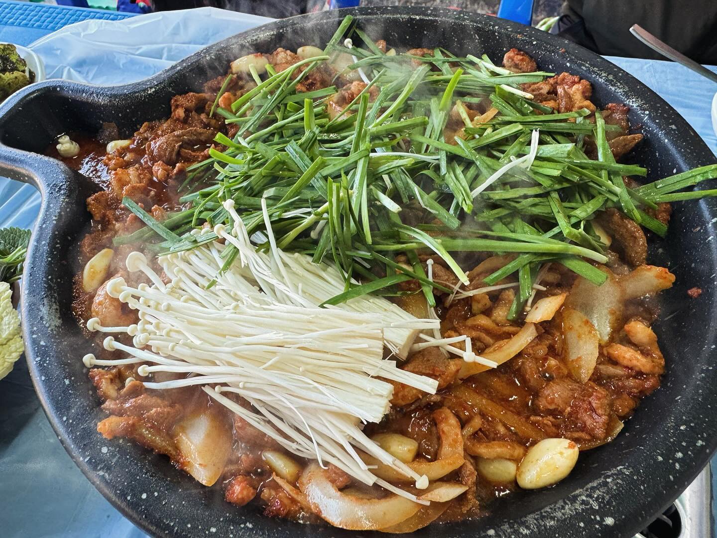 금정산성 등반 후 오리불고기와 파전으로 허기잊기!!!
범어사 오리불고기 맛집 청림!!!
#범어사맛집추천 #범어사맛집😋 #금정산성맛집 #상마마을맛집 
#등반후한잔 #등반후식사 #등반후먹방 #신랑님과함께💑 #부부등산 
#오리불고기맛집👍 #주차장완비🚗 #친절한사장님❤️ #맛스타그램😋 #범어사오리불고기맛집 #금정산성오리불고기 #맞팔해요💕 
#맞팔환영💕 #서이추환영❤️ #서이추🌸 #부산금정구맛집 #산성맛집