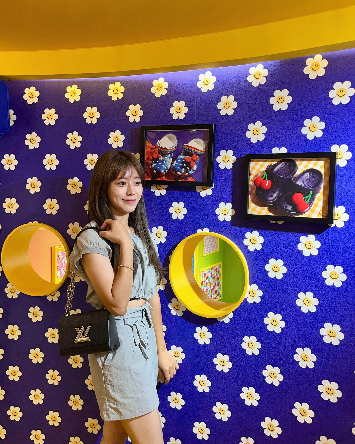 애들 떼놓고 동생이랑 나들이🌼
나의 얼룩덜룩 셀프블랙염색을 애쉬브라운까지 빼준 하얀쌤🥹

.
.
.
.
.
.
.
.
.
.
#위글위글 #위글위글집#위글위글집도산 #애쉬#애쉬브라운#서양애기머리색#외국아기머리색#염색#여름염색#블랙빼기#블랙빼기전문 #블랙빼기잘하는곳 #탈색#일상#소통#육아맘