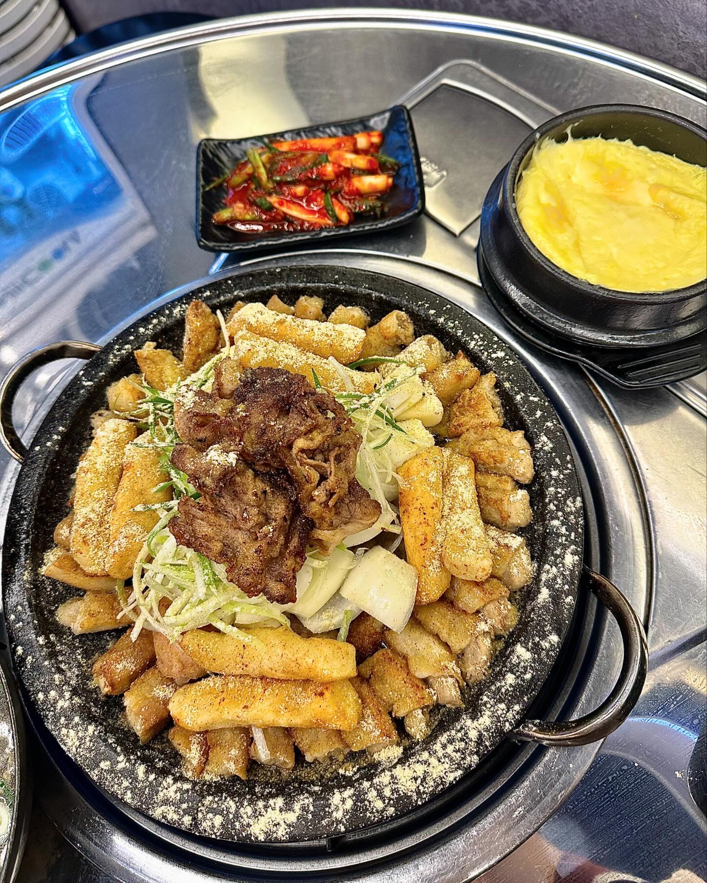 #협찬 천사곱창 은계점🎵
곱창에 곱이 가득 차 있어서 고소하니 너무 맛있었어요😊
천사곱창 은계점에서는 지금 한우곱창 특모듬 할인 이벤트 중!
이벤트 끝나기 전에 방문해보세요‼️

#천사곱창 #시흥 #곱창 #소곱창 #곱창맛집 #시흥맛집