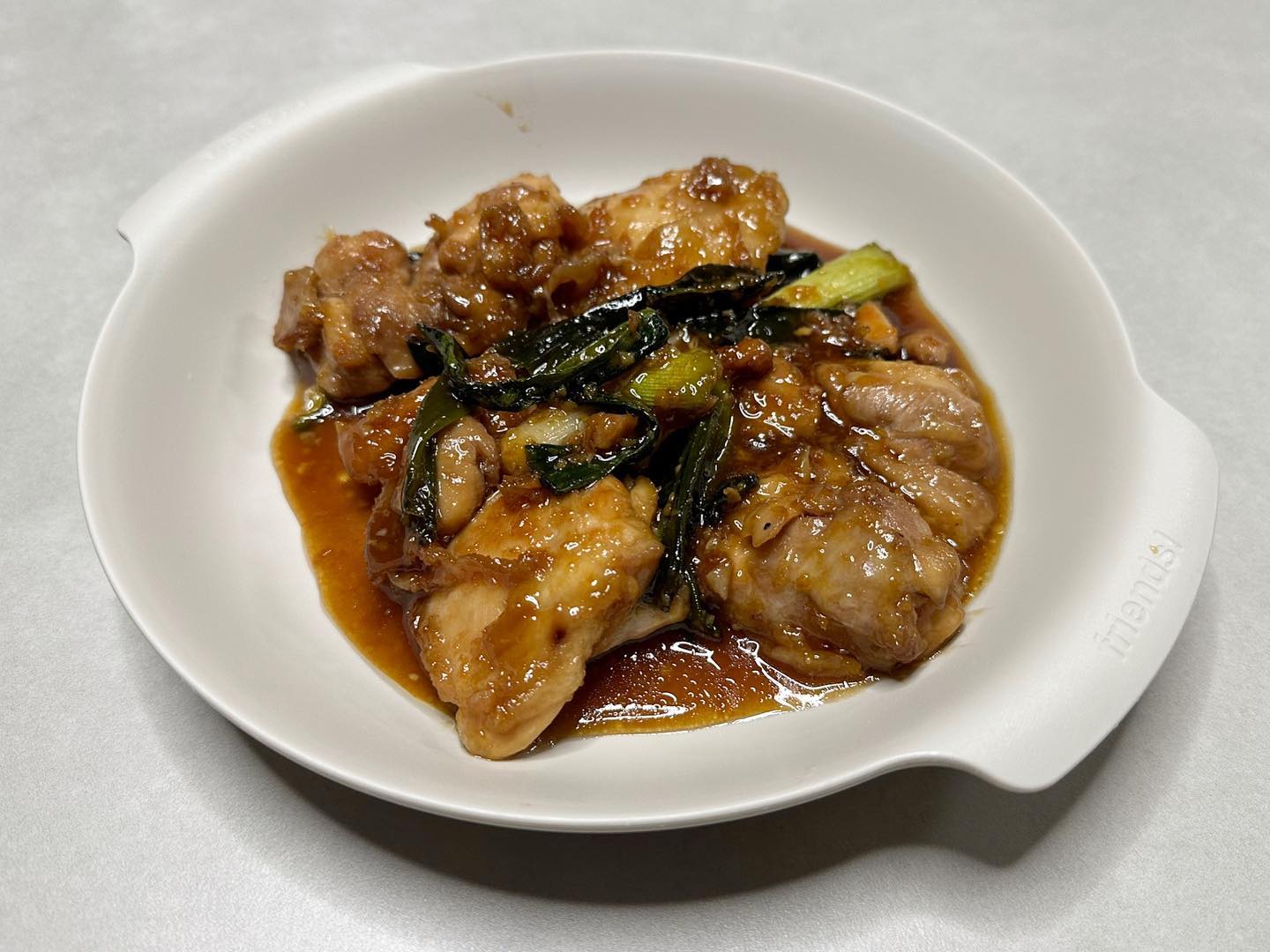 입짧은 우리아들 순삭하는 #간장갈비치킨 🍗
마켓컬리 닭다리살 한팩하면 남매 둘이서 다 먹는 강추레시피‼️
자세한 레시피는 프로필밑 블로그로 들어가심되요😊
.
#마켓컬리kf365닭 살도 실하고
하나 사면 한팩씩 두끼 나눠먹기 넘 좋아서 추천👍
.
✔️마켓컬리 첫가입하시는 분들은 추천인ID: bignrpark 
넣으심 적립금 서로 5천원씩 적립되요💸💸
.
애미는 몸살장염 핑계로 3일만에 밥하는데
오늘은 뭘해먹여야하나?😩
.
#닭레시피#간장치킨#간장치킨레시피 #닭요리 #주부스타그램 #마켓컬리#마켓컬리추천인#마켓컬리추천템 #마켓컬리닭#편식아이식단 #편식#남매스타그램 #육아소통#소통#홈쿡#남매 #유아식#저녁밥상