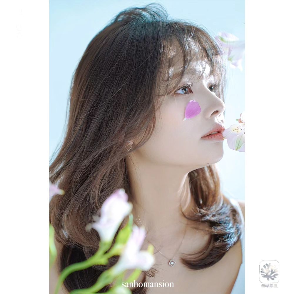 눈에 우주를 담아주신 산호맨숀 기프트 사진😍
저녁시간대라 넘 힘드실텐데도 높은 텐션으로 촬영해주셔서 너무 즐거웠는데 일주일 뒤에 다시 받으니 그 따 기억이 새록새록 다시 나는 것 같아요
이쁜 기록 남겨주신 산호맨숀❤️ 다음에 예약 성공하면 또 만나요

헤어&메이크업 infra_in 
촬영 sanhomansion 

#프로필사진  #프로필촬영 #산호맨숀 #일반인모델