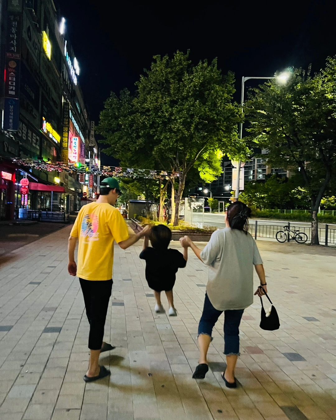 .
분명 둘이데이트중이였는데???
ㅋㅋㅋㅋ
.
.
.
#어느새2차