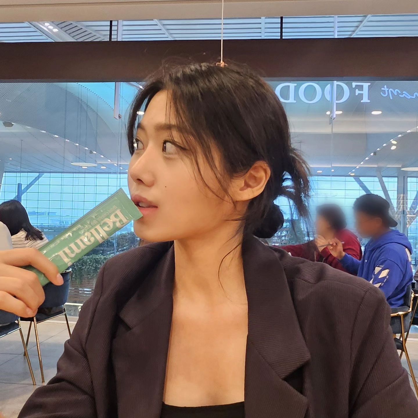 #협찬
 요즘 밥먹기 전에 챙겨 먹고 있는 #벨라미 #다이어트젤리 체지방 감소, 배변활동(찐👍탄수 많이 먹은 다음날 아주 난리나요😏), 체내 에너지 생성에 효과적이래요!
 맛도 #청포도맛 상큼하고 스틱형포장이라 어디서든 간단하게 먹을수있어서 너무 좋아용 여행갈때 챙기기도 아주 굿 ✈️
 #야식 먹거나 #폭식 하는 날 밥먹기 전에 한 포 씩 먹어주면 #다이어트 걱정 끝! 다음날 화장실 가는 횟수가 달라요 진촤...강추✨️
 #GMP인증 까지 거친 건강기능식품으로 안심하고 먹을 수 있으니까 관심있으시면 올리브영 입점 기념으로 8월1일부터 세일한다니 참고 하시길! 올영 온라인몰 방문 후 #벨라미 다이어트 젤리 검색해보깅!