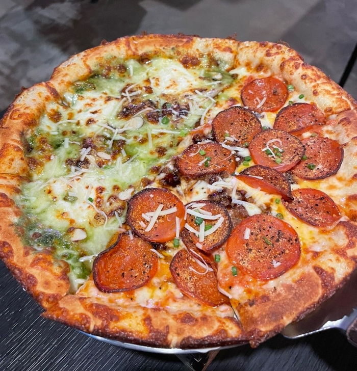 교대역 피자에 미치다 피자+술집 교대역 맛집 입니다