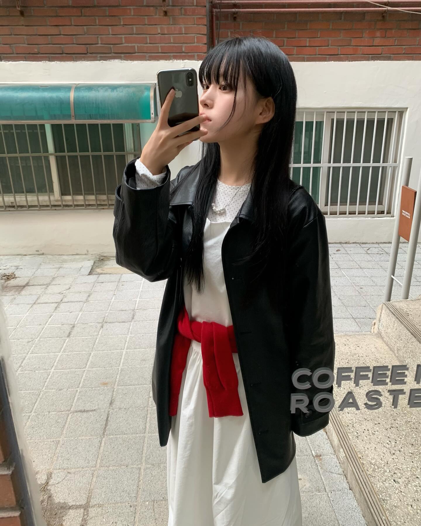 #gift corca.official 
3월 끝. 드디어 봄이 오나요..? 🍅
