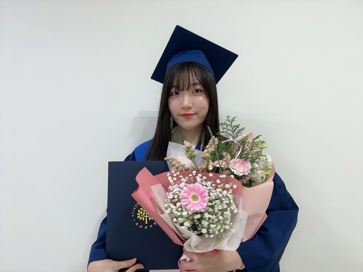돌아보니 행복했던 추억만 남아있는 대학생활,
마지막까지 낭만 넘치게 보내고 갑니다🎓🙇‍♀️

#졸업식 #명지대졸업식 #졸업