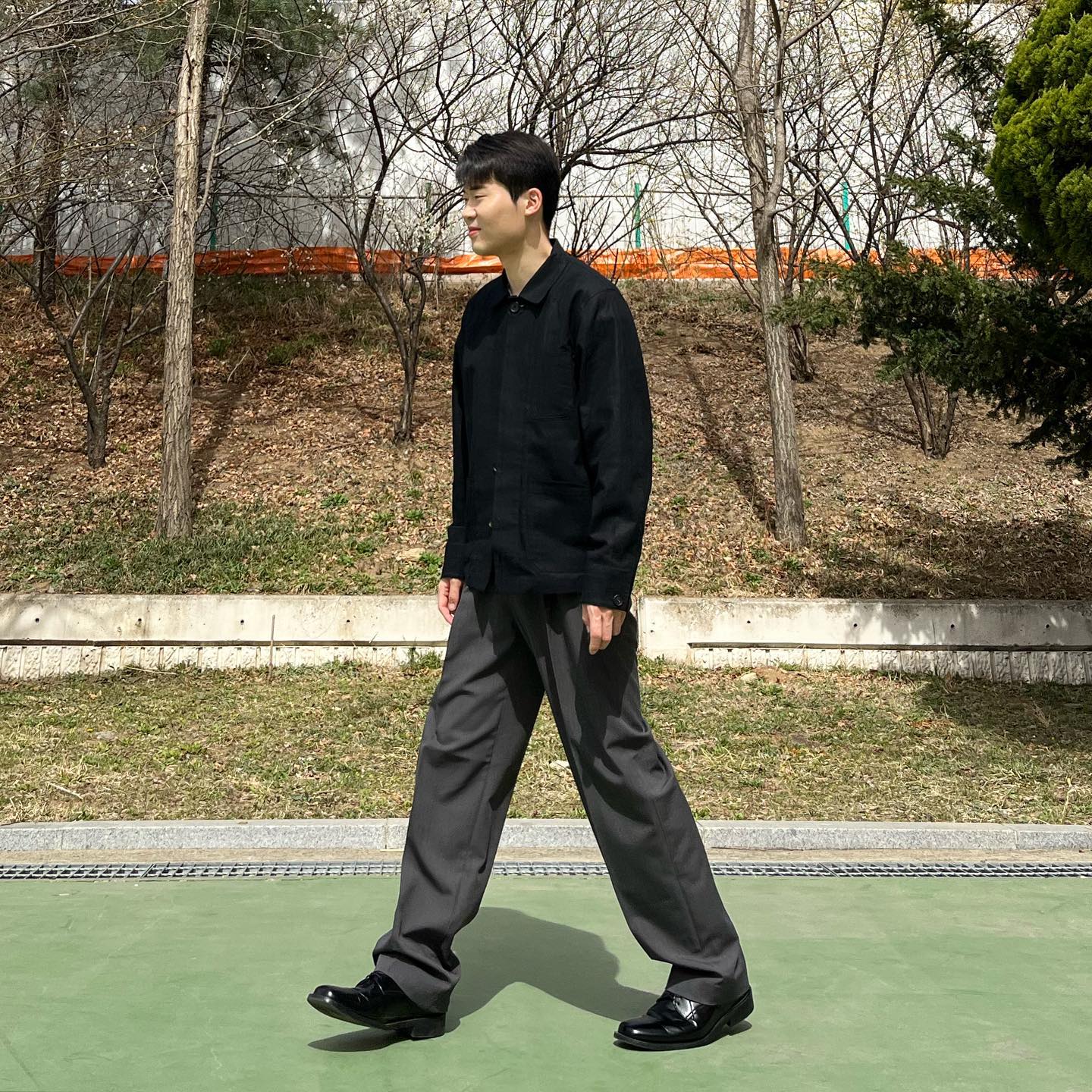 #협찬 signature__official 

후면 히든 밴딩 덕분에 허리띠 없이 밥 두공기도 거뜬하다구요🍚

시그니처 슬랙스 맛집인거 다들 아시죠?

👕- mmgl_official 
👖- signature__official 
👢- yaseshoes_ 

#시그니처 #signature #와이드슬랙스 #차콜슬랙스 #회색슬랙스 #그레이슬랙스 #남자슬랙스코디 #남자슬랙스추천 #슬랙스코디추천 #슬랙스코디 #무채색패션 #좋반 #좋튀 #패션계정