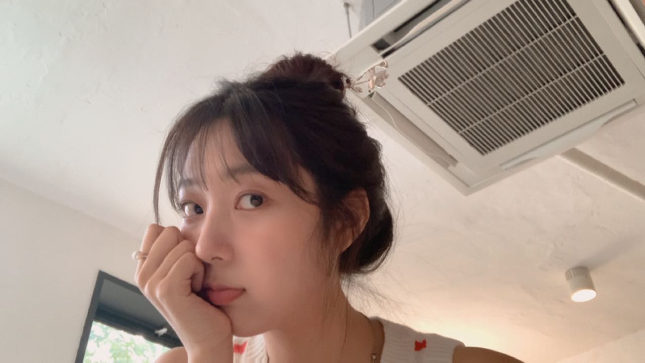 내 비녀이쁘지 사용법 ✖️비녀 사줄것처럼하더니 ^^ 내돈으로 사줄줄이야 😅 (고마워 엄마)
올여름 기가막히게 보냈다 왜냐며는 여행을 많이 갔거등요 열심히 놀고 편안함 왜냐며는 시원한 가을이거등요🍁