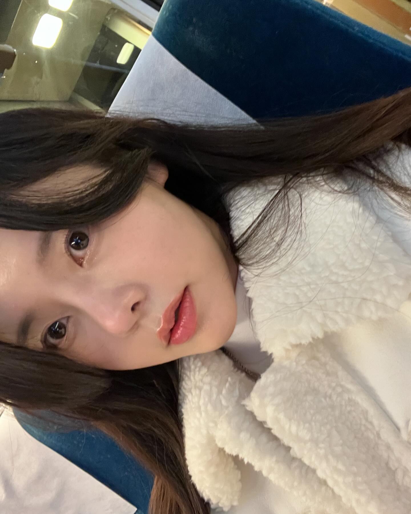 2024 5월에 돌아보는 2023 12월 TMI~
1. 한결같은 ktx 
2. 윤선이의 꽃선물
3. 12월의 금쪽이
4. 사진 찍고 고르면서 넷 다 아... 나만 잘나와서 어떡하지 ㅎ 라고 생각함 
5. ㅇㅋ
6. 공중분해된 내 찰나의 꿈
7. 열심히 출근
8. 예의바른 초보운전 (내차아님)
9. 하이디라오
10. 첨으로 명동 신세계 갔는데 도착하자마자 전광판 꺼짐 
🤷🏼‍♀️