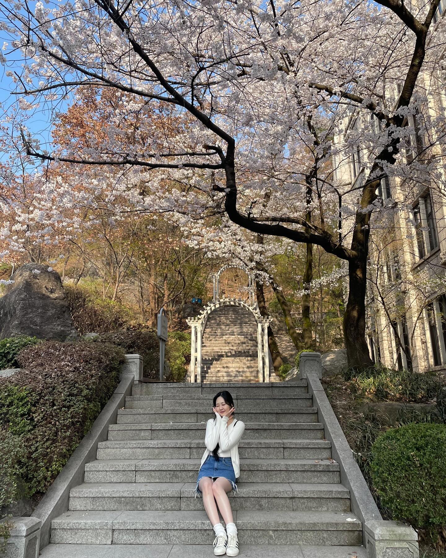 여름은 눈치껏 뒤로 빠져주겠니