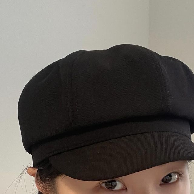 비비엔 ღ on Instagram: "#광고 모자 하나로 얼굴이 작아보이는 마법✨ (안쪽에 조절끈으로 조절해서 딱 맞게 쓸 수 있어 좋아요!) @right_here_women #롸잇히어 #right_here #쇼핑몰추천 #righther