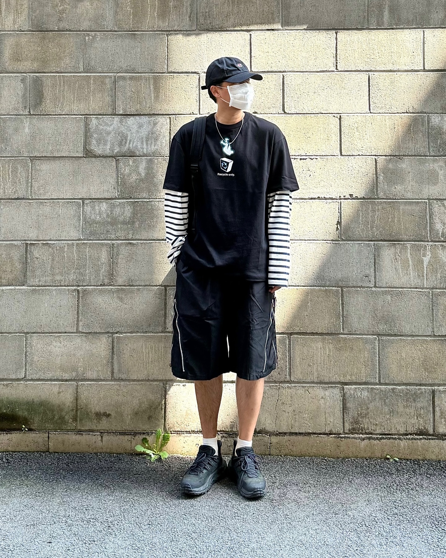 #협찬 #비전스트릿웨어 #반팔티 
#visionstreetwear #스트릿 #데일리룩 

visionstreetwearkorea 비전스트릿웨어의
VSW Recycle T-shirts 착용해 보았습니다.😃

과하지 않은 그래픽에 여유로운 실루엣으로
편하게 입을 수 있는 반팔티 입니다.👏

레이어드해서 캐주얼하게 입어도 좋고
단품으로 스트릿하게 입어도 좋아요!👍

#반팔티셔츠 #반팔티코디 #반팔티추천 
#그래픽티셔츠 #여름반팔티 #여름반팔