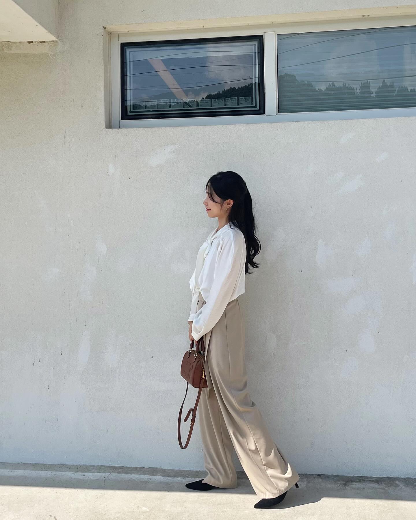 오랜만에 뾰족한 신발도 신어보고 인스타 카페도 가고🌻✨