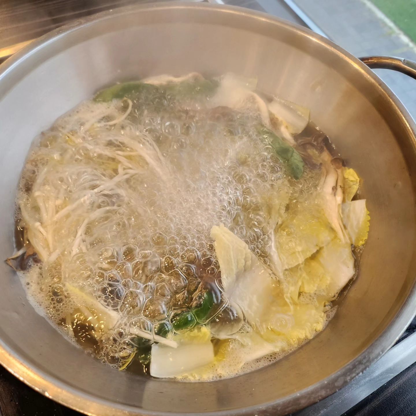 맛있는 맛집에는 언제나 즐거운 식사
천안가족외식 불당동 돼지갈비
천안회식장소로 강추합니다.
이화갈비 천안이화갈비 불당동입니다.

#불당동맛집 #신불당동맛집 #천안돼지갈비 #천안가족외식
불당동돼지갈비 #천안회식장소 #불당동회식장소 #이화갈비 #천안이화갈비