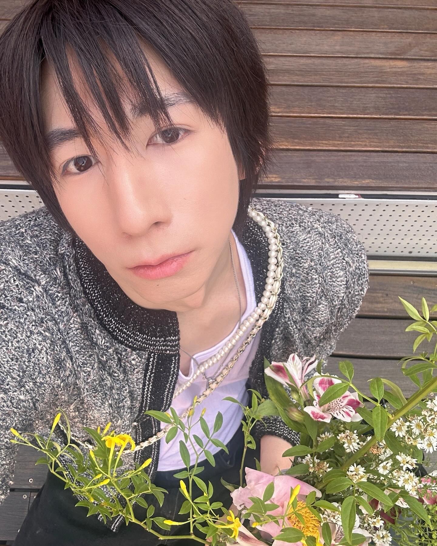 🌷💐꽃을 든 꽃🌹🥀

dunst_official