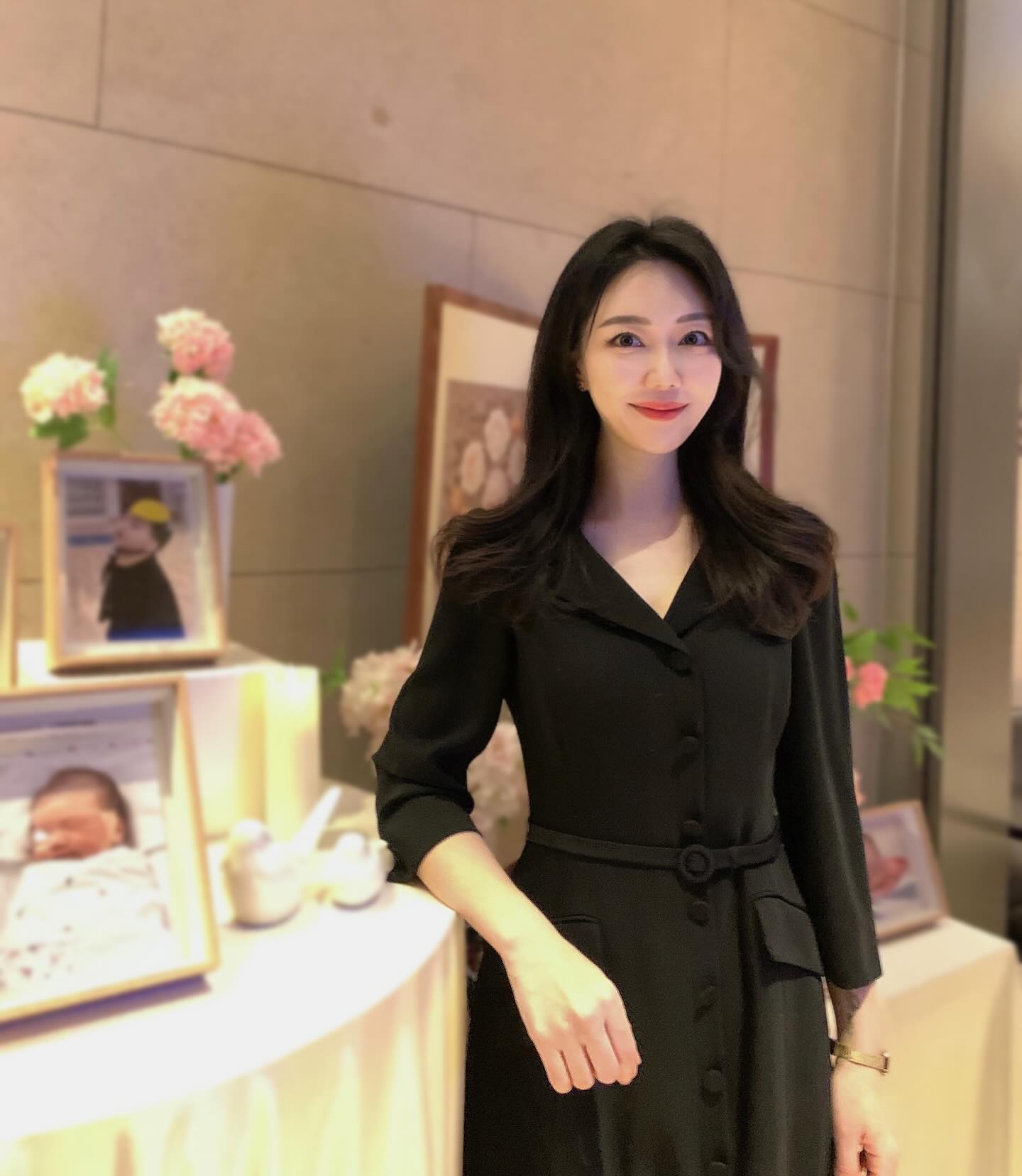 이렇게 좋은날 🫶

지난주말,
가족행사 하나 또 성황리 마무으리!

빵순이라 디저트만 몇접시 먹었더니
언제까지 계속 먹을거냐는 소리 들음 🤣🤣

2024 모두모두 행복 하자구요 🧧